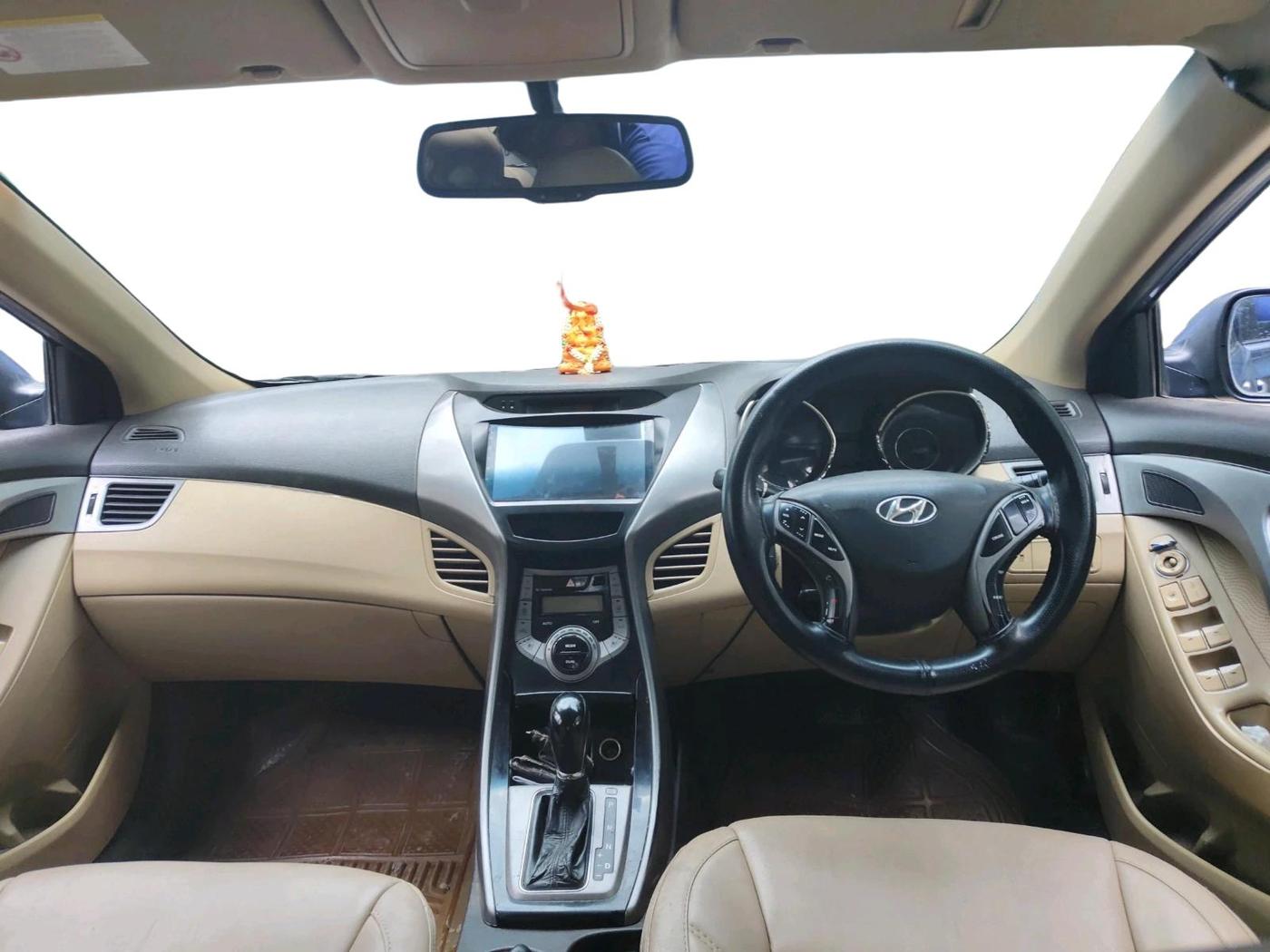 2013 Hyundai New Elantra 1.6 SX AT DIESEL, Diesel, Automatic, 1,13,291 km, interior