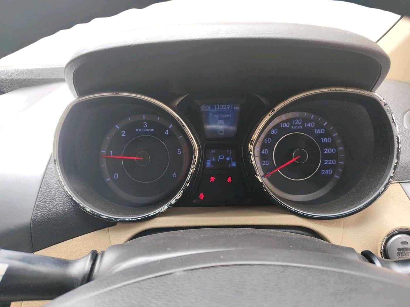 2013 Hyundai New Elantra 1.6 SX AT DIESEL, Diesel, Automatic, 1,13,291 km, interior
