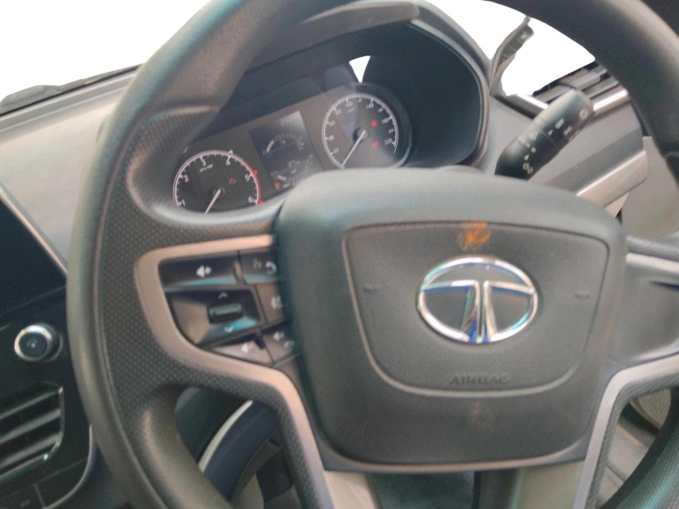 2021 Tata Safari XM, Diesel, Manual, 1,44,063 km, interior