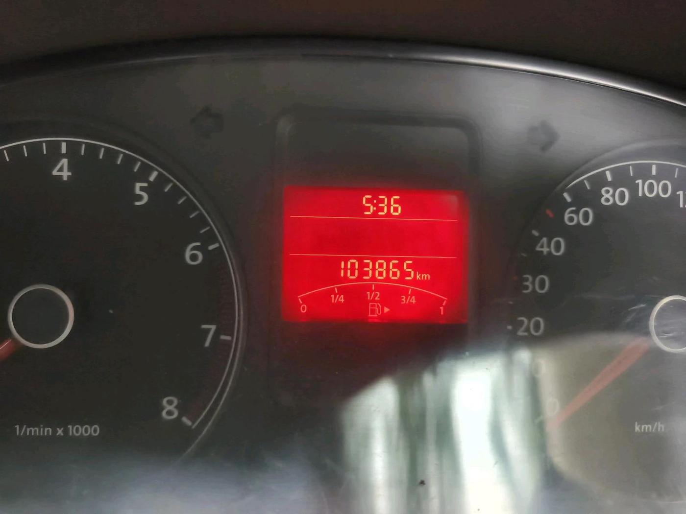 2011 Volkswagen Vento HIGHLINE 1.6 MPI, Petrol, Manual, 1,03,865 km, interior
