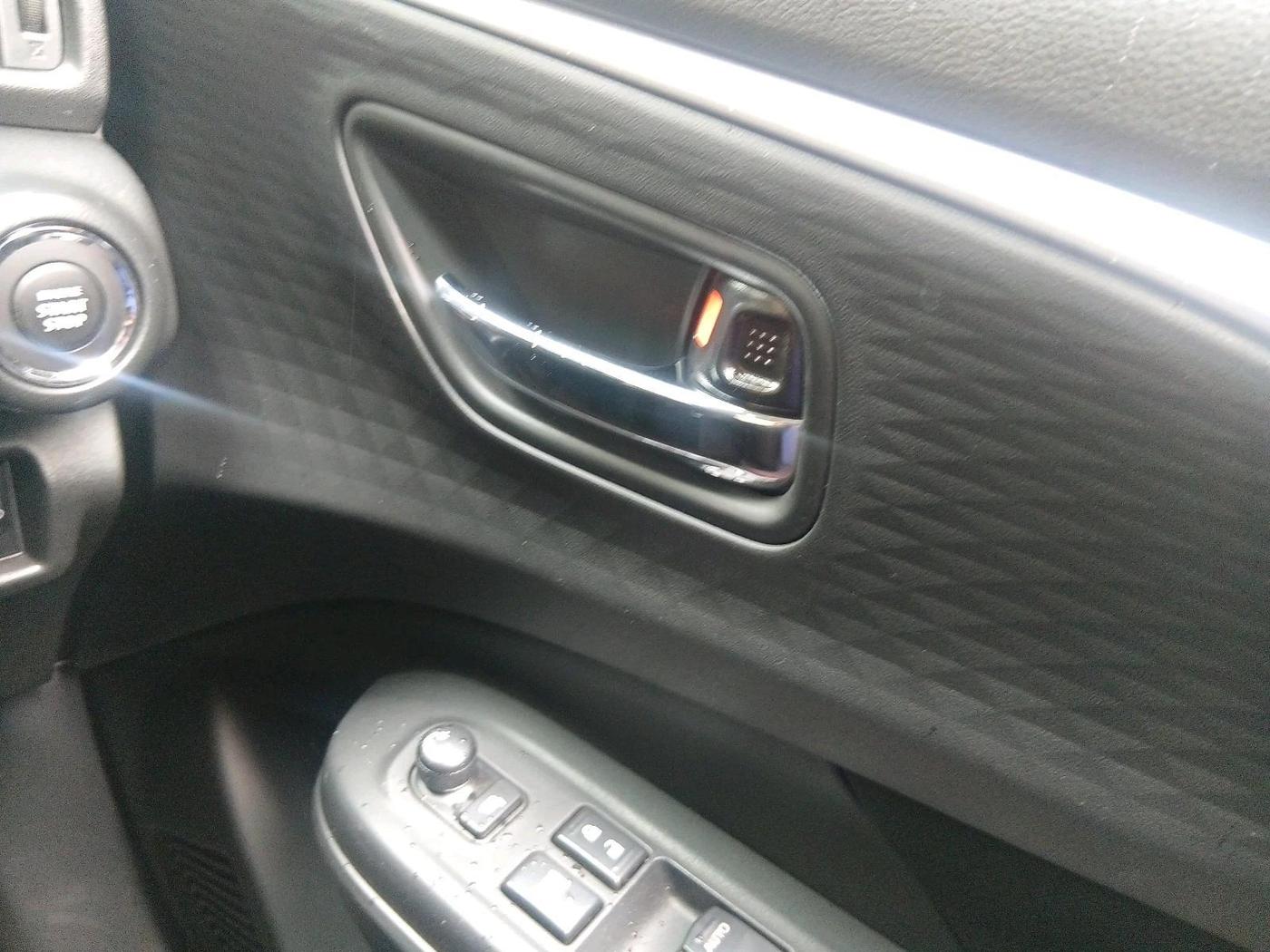 2025 Maruti Swift ZXi Plus AMT, Petrol, Automatic, 2,461 km, interior