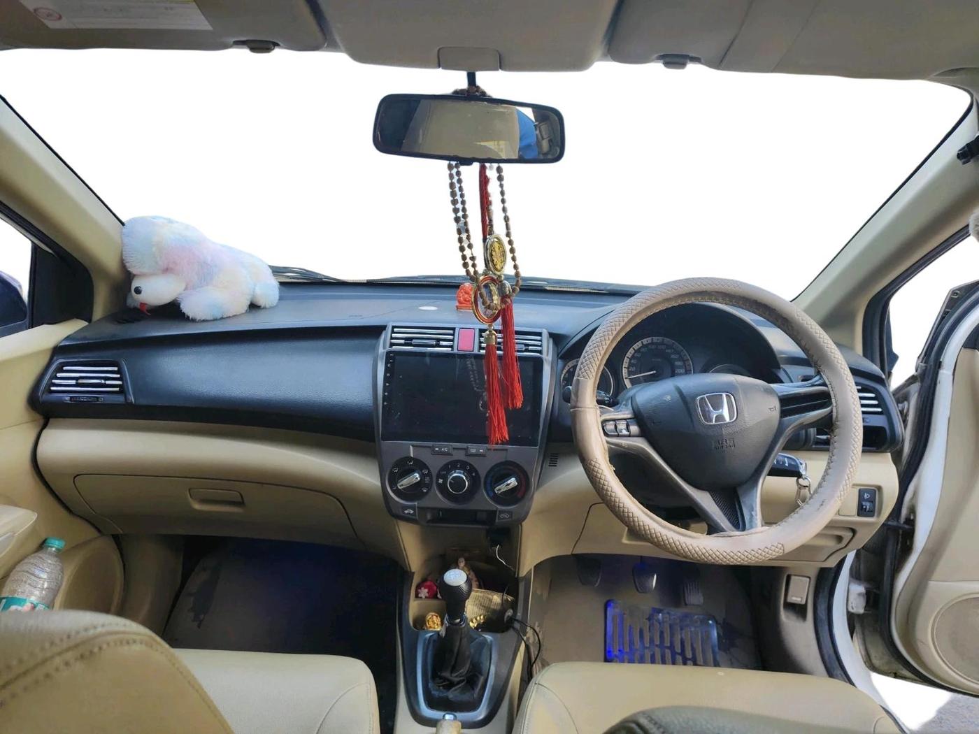 2013 Honda City 1.5L I-VTEC S MT, Petrol, Manual, 1,36,370 km, interior