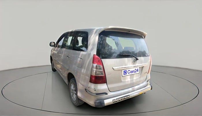 2012 Toyota Innova VX 2.5 8 STR, Diesel, Manual, 1,20,773 km, exterior