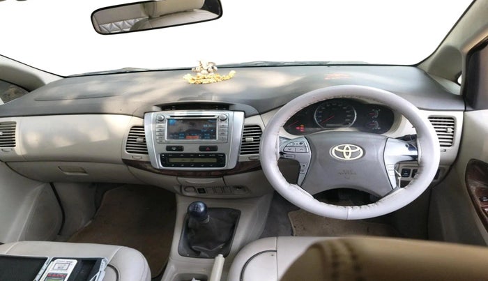 2012 Toyota Innova VX 2.5 8 STR, Diesel, Manual, 1,20,773 km, interior