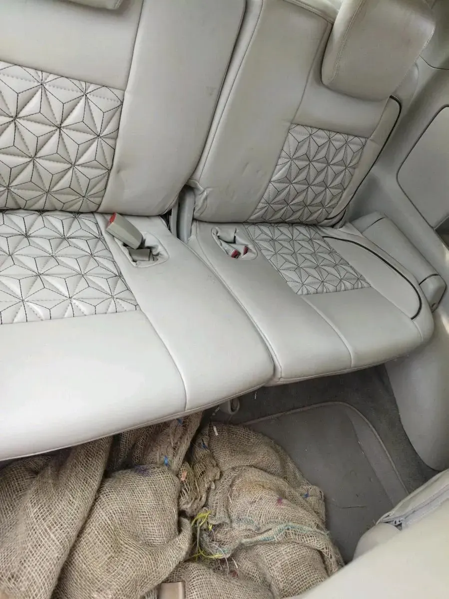 2012 Toyota Innova VX 2.5 8 STR, Diesel, Manual, 1,20,773 km, interior