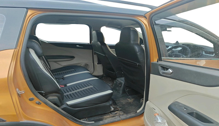 2022 Renault TRIBER RXZ, Petrol, Manual, 52,603 km, interior