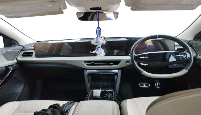 2025 Mahindra XEV 9e Pack Three Select 7.2kw, Electric, Automatic, 14,317 km, interior