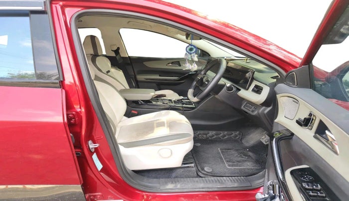 2025 Mahindra XEV 9e Pack Three Select 7.2kw, Electric, Automatic, 14,317 km, interior