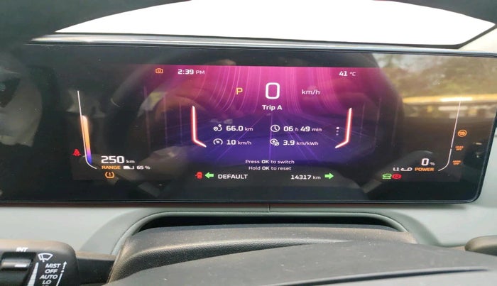2025 Mahindra XEV 9e Pack Three Select 7.2kw, Electric, Automatic, 14,317 km, interior