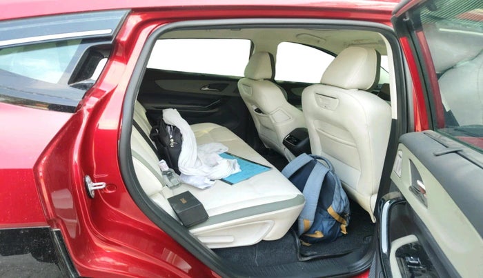 2025 Mahindra XEV 9e Pack Three Select 7.2kw, Electric, Automatic, 14,317 km, interior