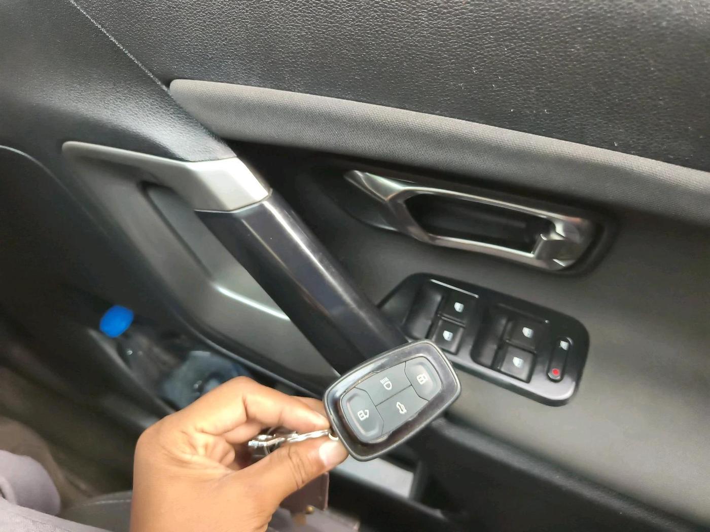 2022 Tata Harrier XT 2.0L KRYOTEC, Diesel, Manual, 98,259 km, interior