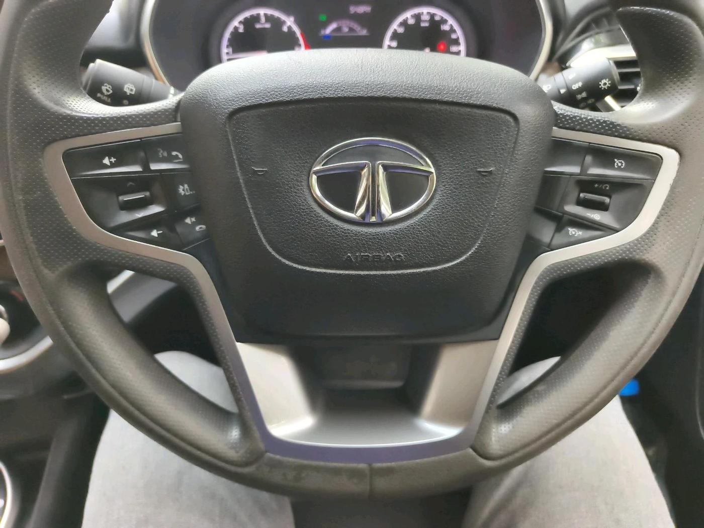 2022 Tata Harrier XT 2.0L KRYOTEC, Diesel, Manual, 98,259 km, interior
