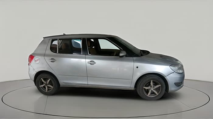 2011 Skoda Fabia AMBIENTE 1.2 MPI, Petrol, Manual, 1,09,038 km, exterior