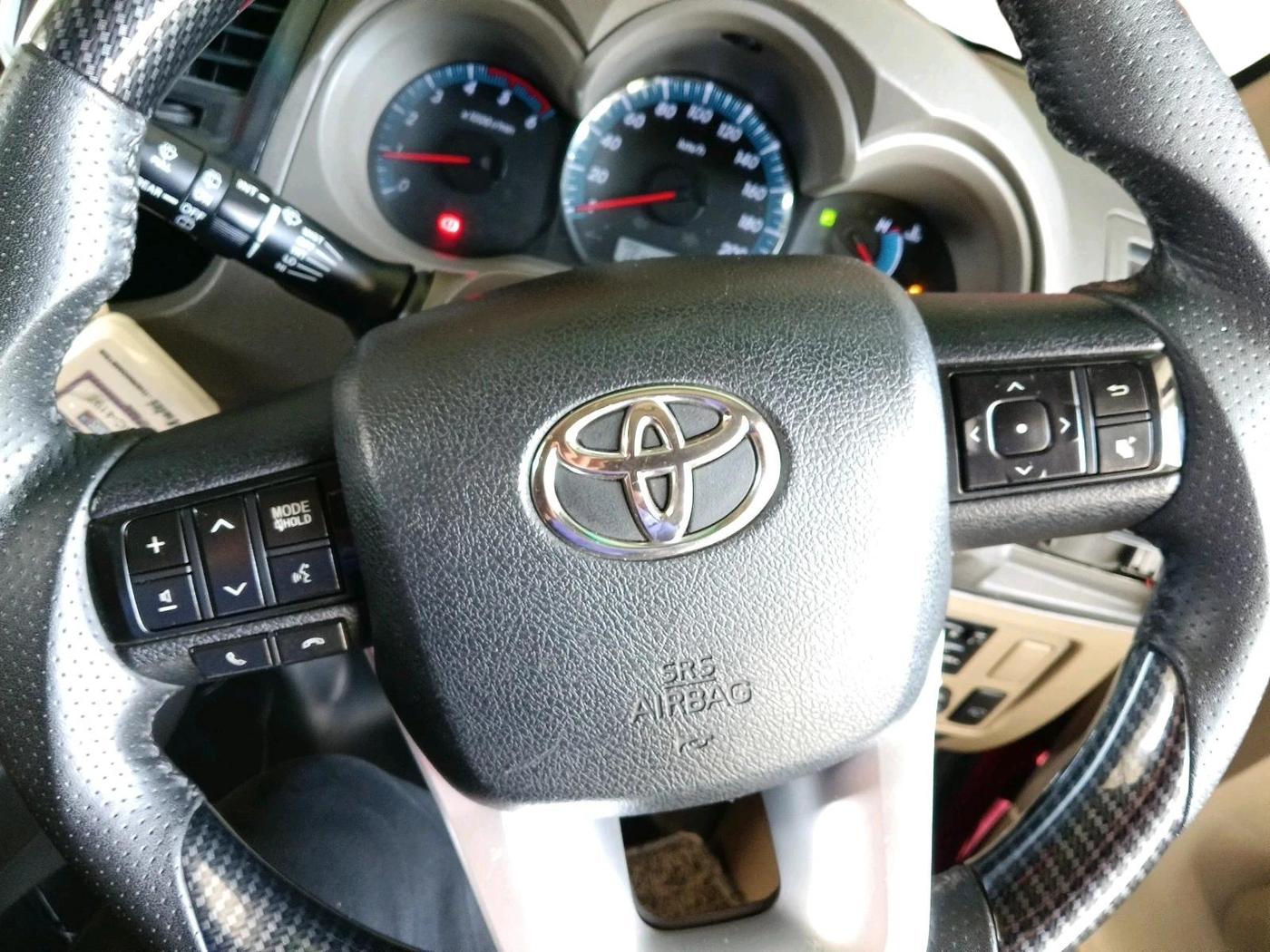 2012 Toyota Fortuner 3.0 4X2 AT, Diesel, Automatic, 1,65,590 km, interior