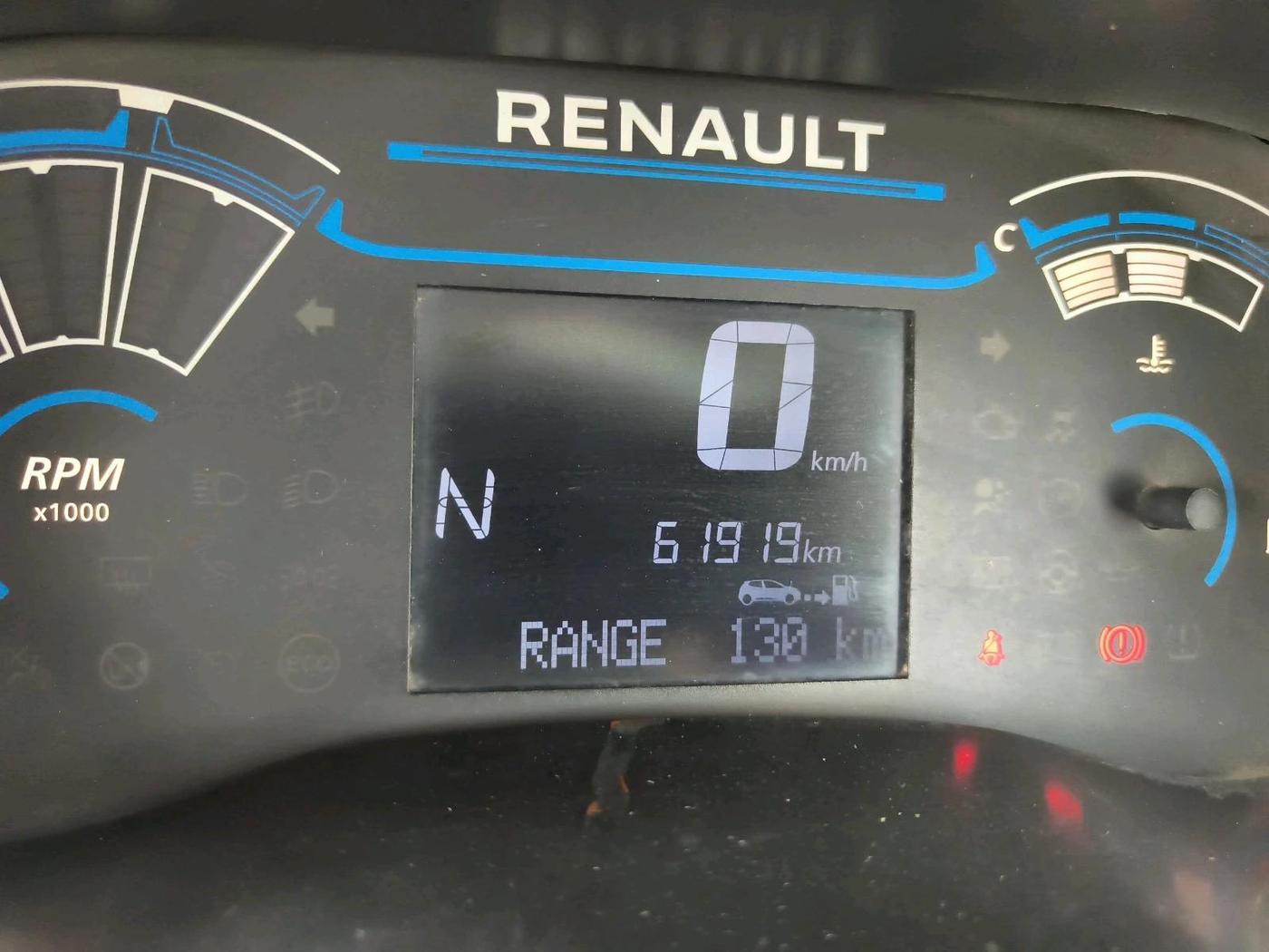 2020 Renault TRIBER RXZ AMT, Petrol, Automatic, 61,919 km, interior