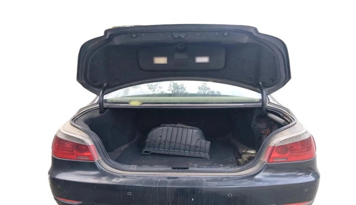 2009 BMW 5 Series 520D 2.0, Diesel, Automatic, 1,52,223 km, exterior