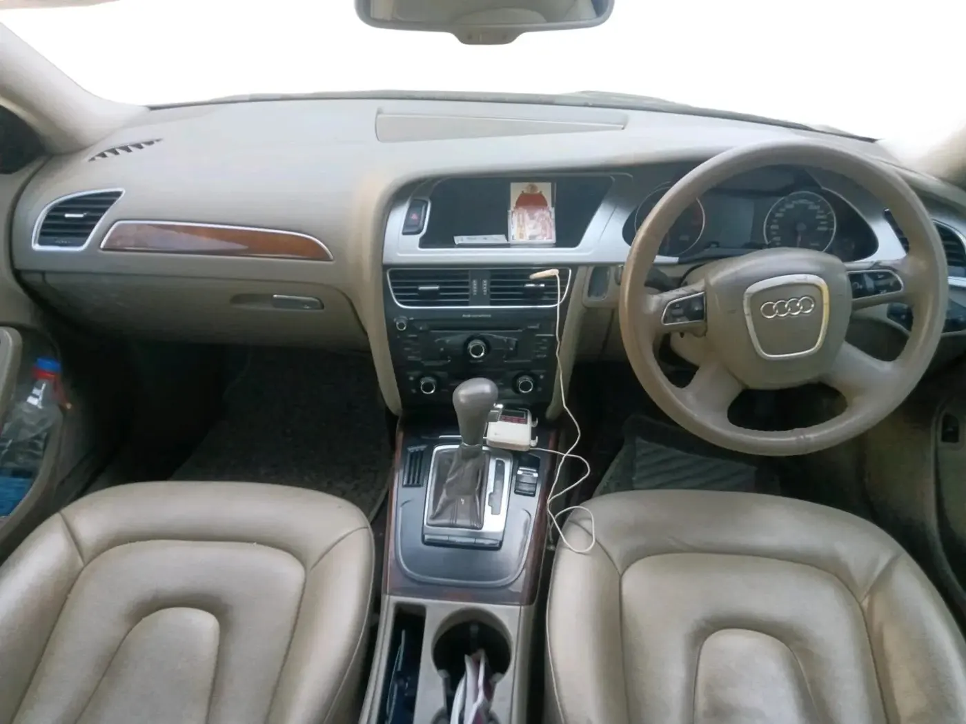 2011 Audi A4 2.0 TDI, Diesel, Automatic, 1,23,075 km, interior