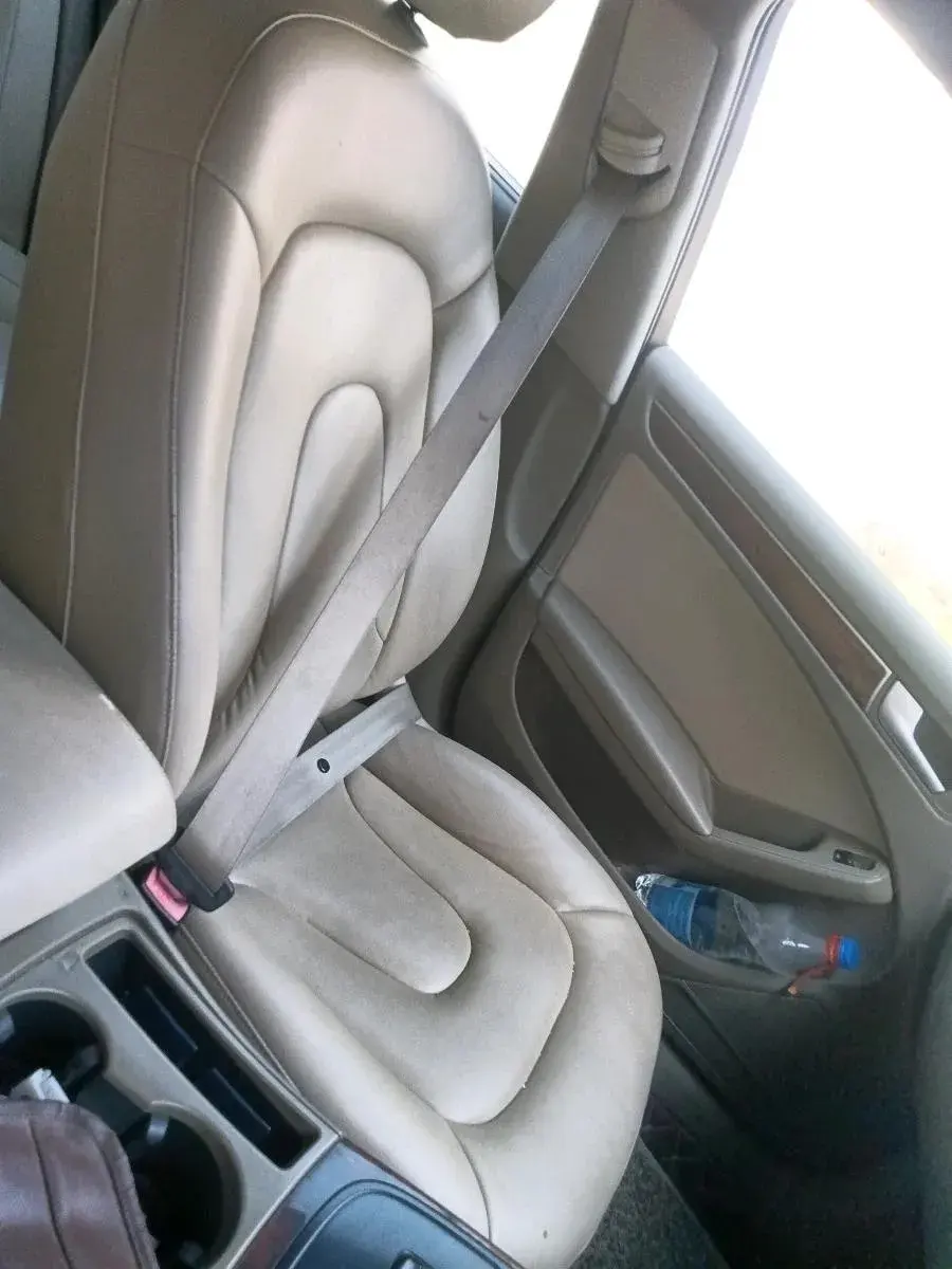 2011 Audi A4 2.0 TDI, Diesel, Automatic, 1,23,075 km, interior