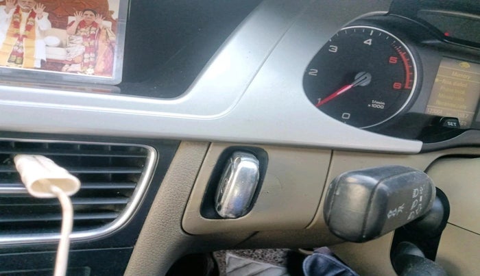 2011 Audi A4 2.0 TDI, Diesel, Automatic, 1,23,064 km, interior