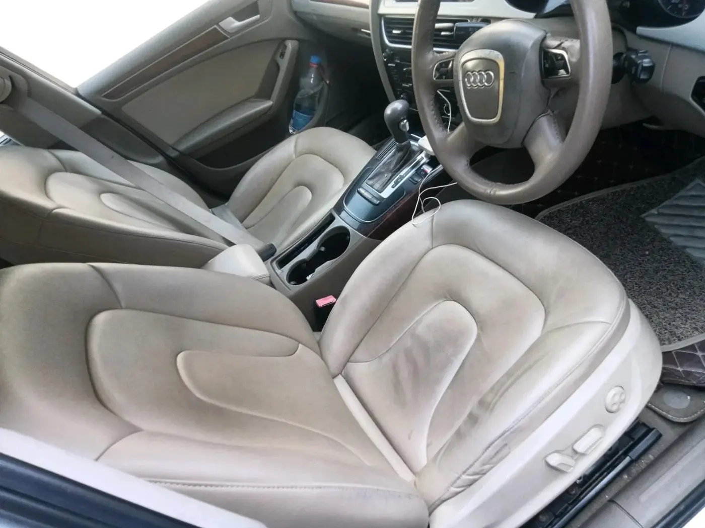 2011 Audi A4 2.0 TDI, Diesel, Automatic, 1,23,075 km, interior