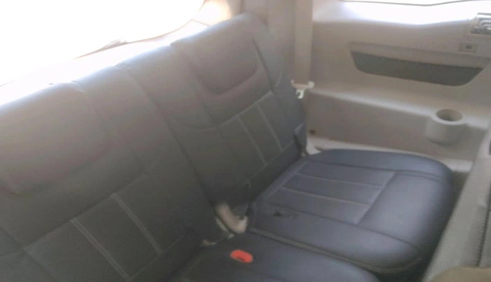 2017 Mahindra XUV500 W6, Diesel, Manual, 61,475 km, interior