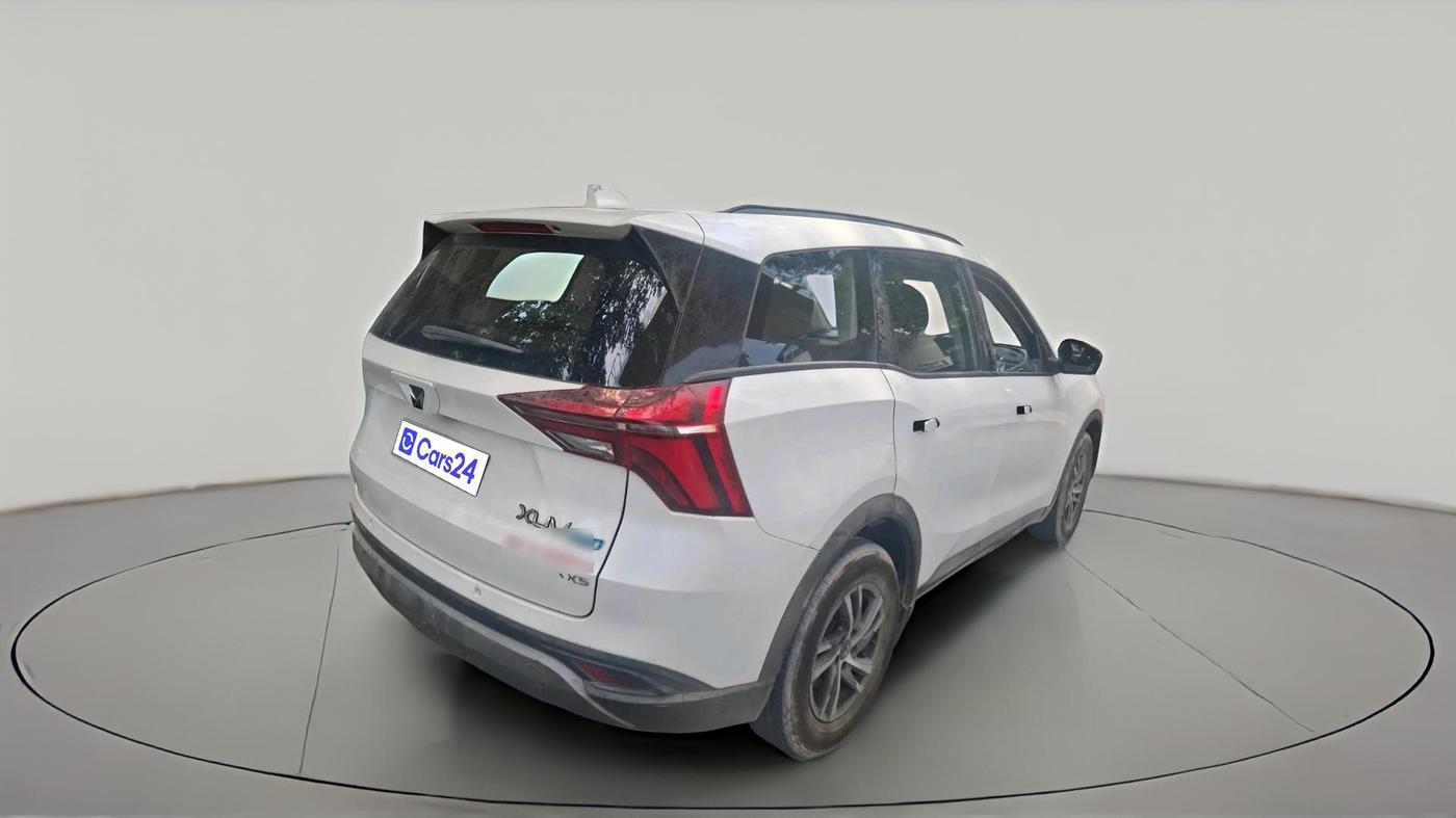 2022 Mahindra XUV700 AX 5 D AT 7 STR, Diesel, Automatic, 94,960 km, exterior