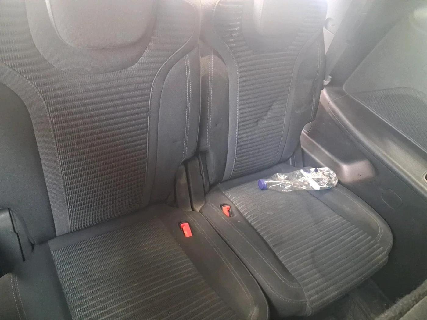 2022 Mahindra XUV700 AX 5 D AT 7 STR, Diesel, Automatic, 94,960 km, interior