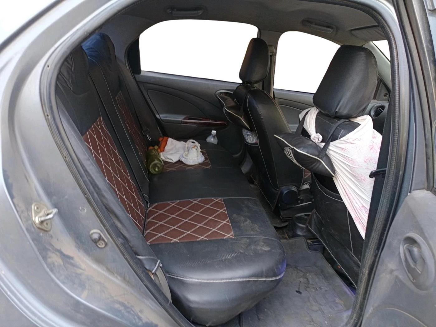 2013 Toyota Etios G, Petrol, Manual, 1,72,904 km, interior