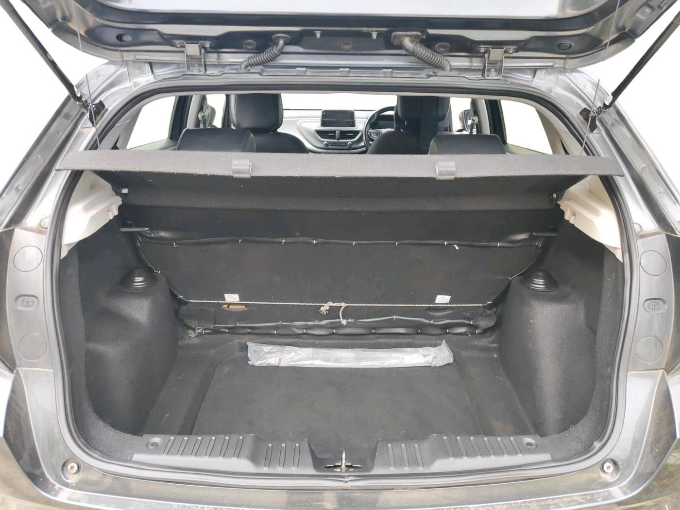 2020 Tata ALTROZ XZ PETROL, Petrol, Manual, 85,407 km, exterior