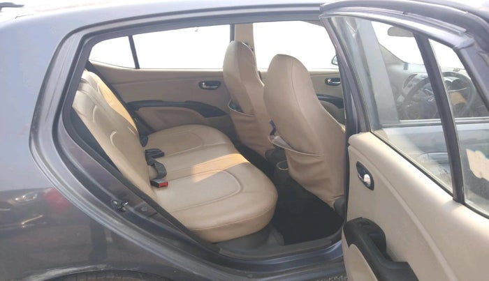 2015 Hyundai i10 SPORTZ 1.1, Petrol, Manual, 76,494 km, interior