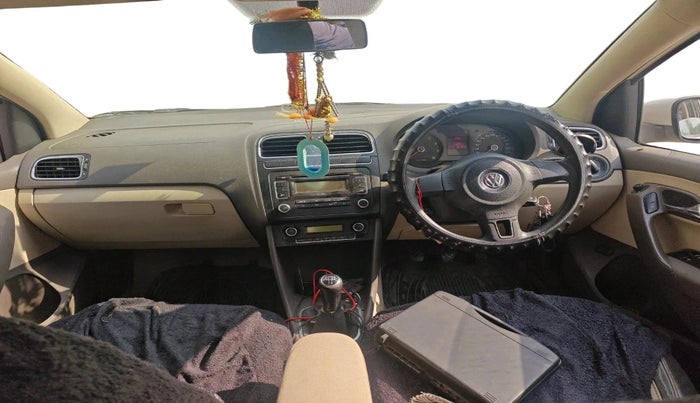 2011 Volkswagen Vento HIGHLINE 1.6 MPI, Petrol, Manual, 1,12,311 km, interior