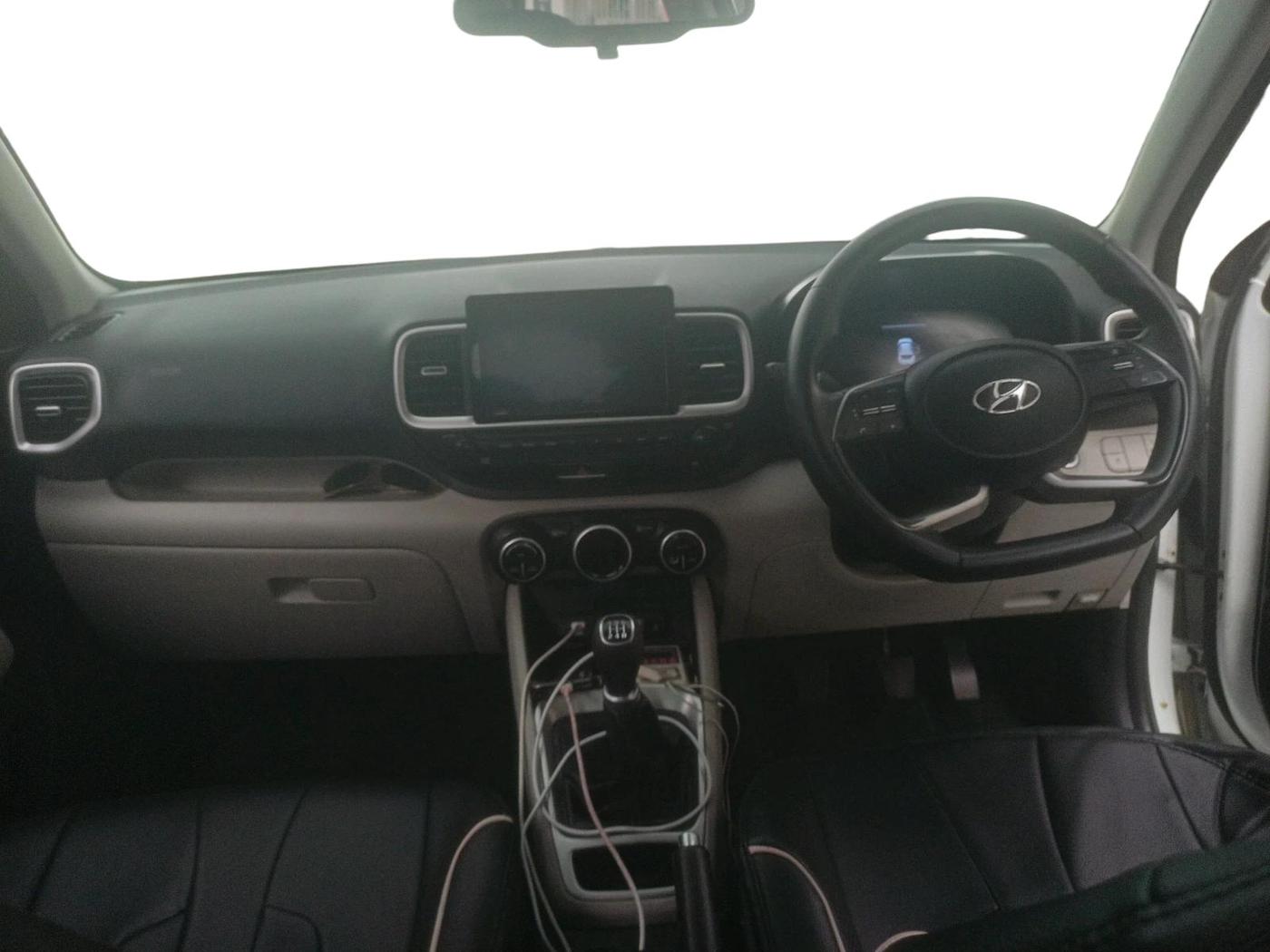 2022 Hyundai VENUE SX 1.2 PETROL, Petrol, Manual, 75,122 km, interior