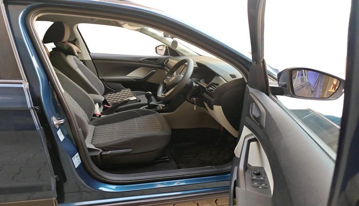 2024 Volkswagen TAIGUN COMFORTLINE 1.0 TSI MT, Petrol, Manual, 11,401 km, interior