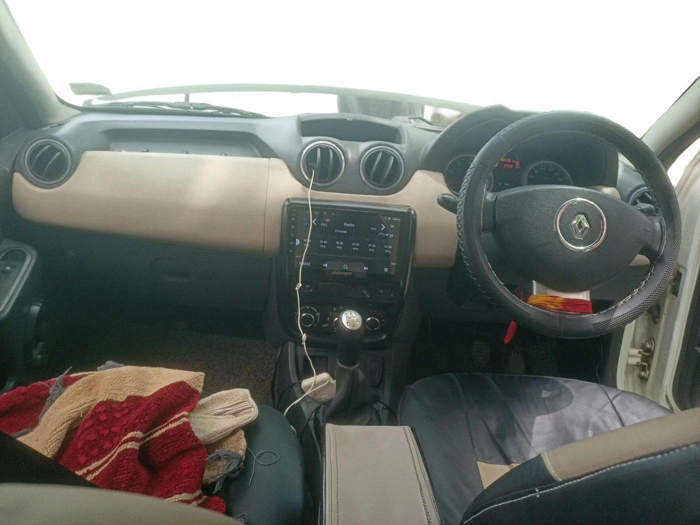 2014 Renault Duster 85 PS RXL DIESEL, Diesel, Manual, 1,86,001 km, interior