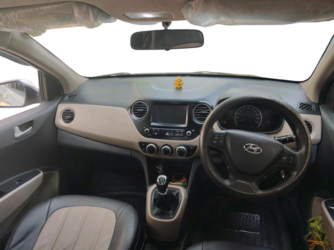 2017 Hyundai Grand i10 SPORTZ (O) 1.2 KAPPA VTVT, Petrol, Manual, 37,923 km, interior