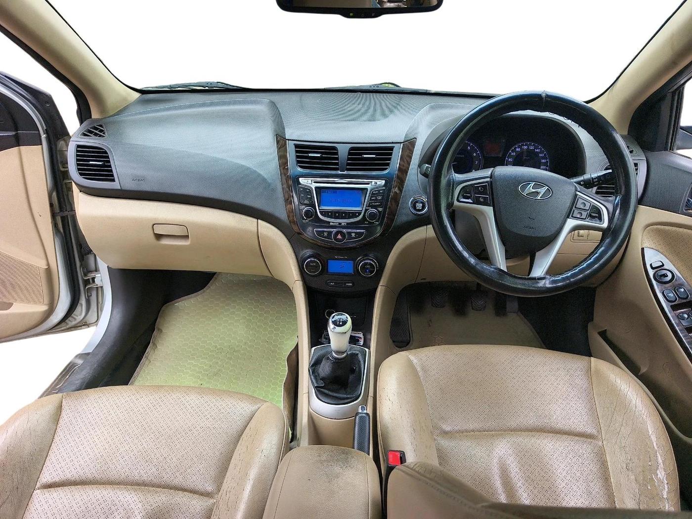 2012 Hyundai Verna FLUIDIC 1.6 VTVT SX, Petrol, Manual, 1,04,820 km, interior
