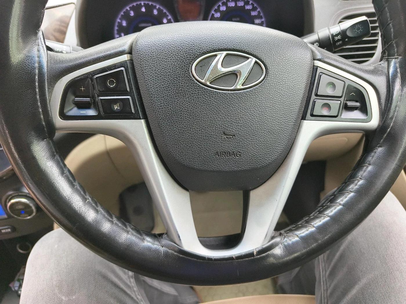 2012 Hyundai Verna FLUIDIC 1.6 VTVT SX, Petrol, Manual, 1,04,820 km, interior