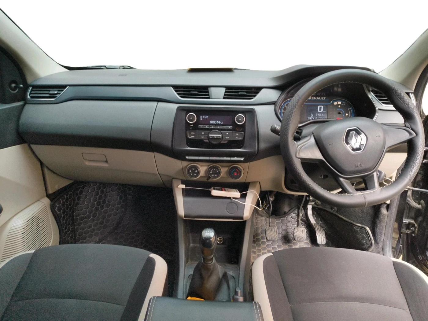 2024 Renault TRIBER RXL MT, Petrol, Manual, 28,431 km, interior