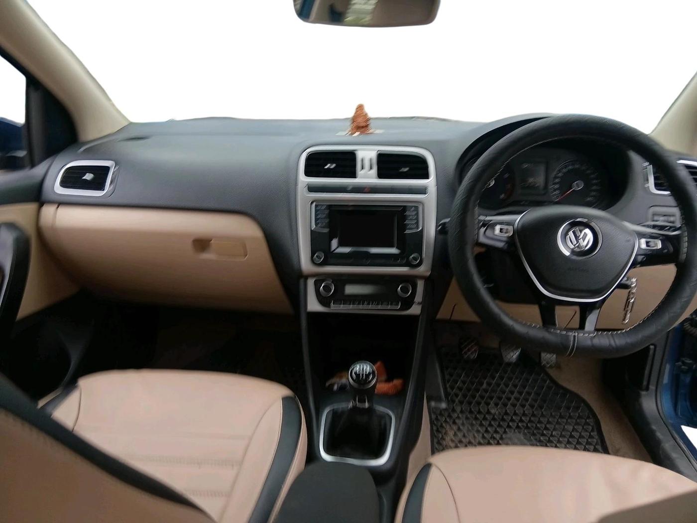 2016 Volkswagen Ameo HIGHLINE1.2L, Petrol, Manual, 73,614 km, interior