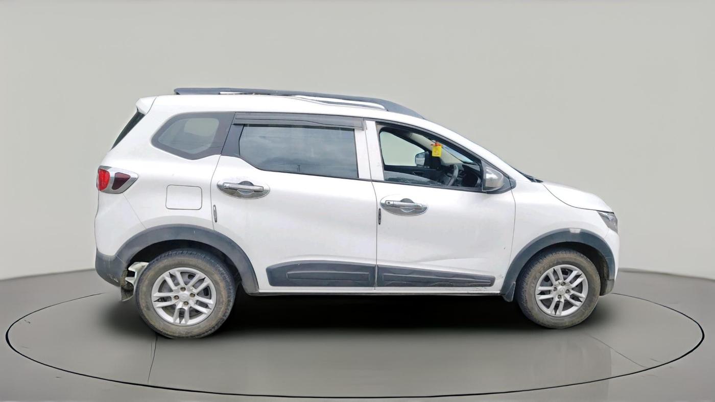 2021 Renault TRIBER RXE MT, Petrol, Manual, 83,890 km, exterior