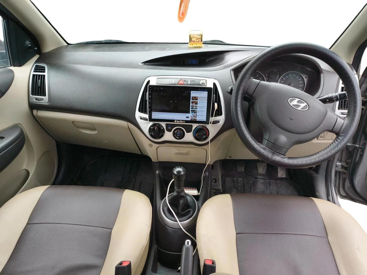 2013 Hyundai i20 MAGNA 1.2, Petrol, Manual, 70,700 km, interior