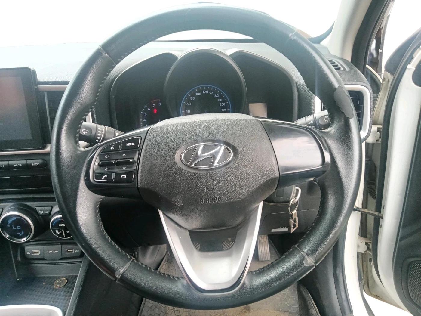 2021 Hyundai VENUE S+ 1.2, Petrol, Manual, 54,017 km, interior