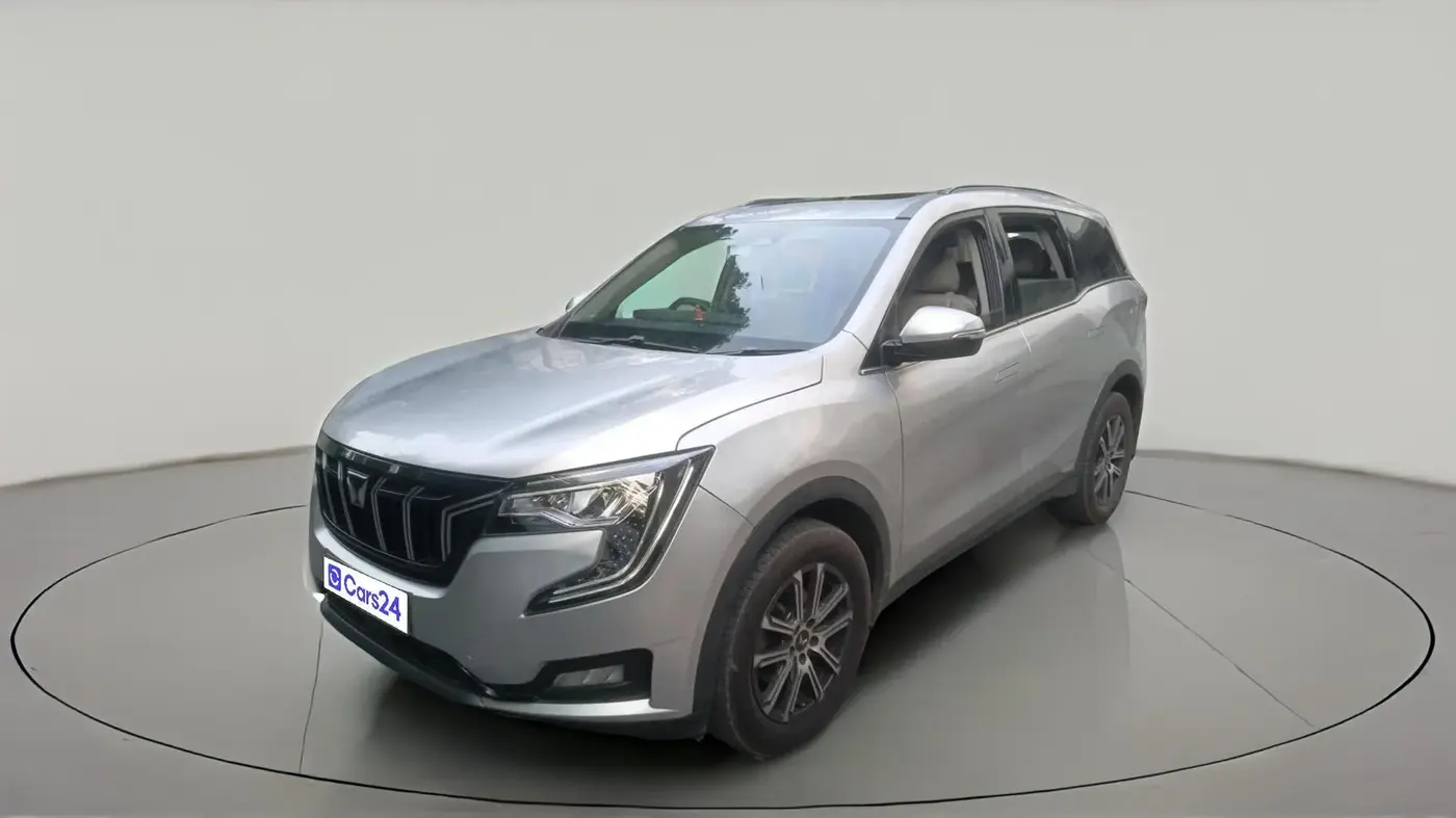 2022 Mahindra XUV700 AX 7 D MT 7 STR, Diesel, Manual, 1,02,075 km, exterior