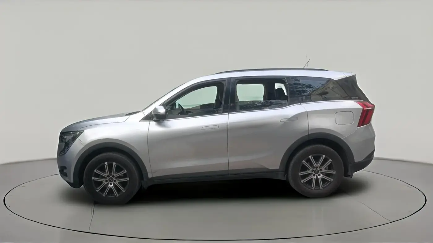 2022 Mahindra XUV700 AX 7 D MT 7 STR, Diesel, Manual, 1,02,075 km, exterior