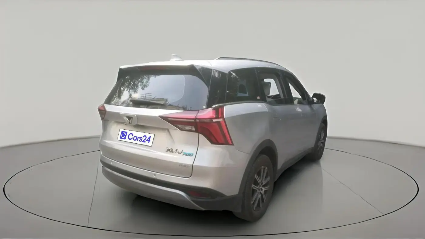 2022 Mahindra XUV700 AX 7 D MT 7 STR, Diesel, Manual, 1,02,075 km, exterior
