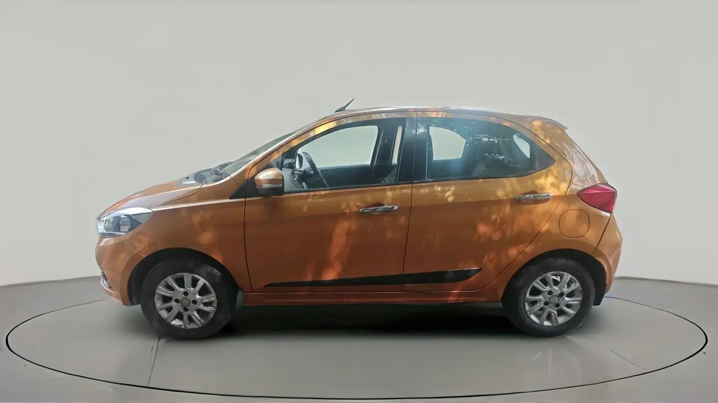 2017 Tata Tiago XZ PETROL, Petrol, Manual, 98,676 km, exterior