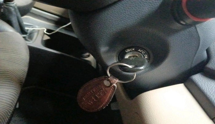 2013 Hyundai Eon MAGNA +, Petrol, Manual, 68,734 km, interior