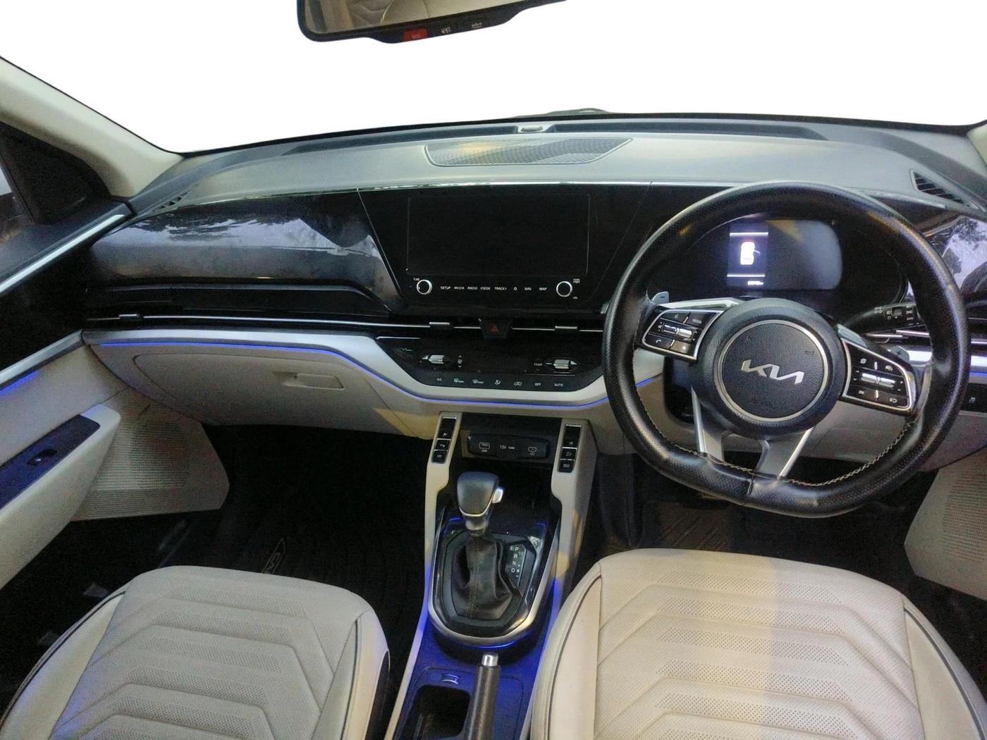 2022 KIA CARENS LUXURY PLUS 1.5 DIESEL AT 6 STR, Diesel, Automatic, 69,042 km, interior