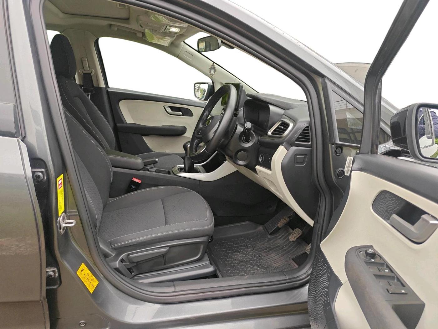 2024 Tata ALTROZ XZ PLUS O SUNROOF CNG, CNG, Manual, 25,281 km, interior