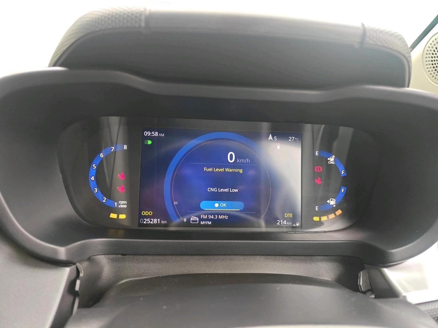 2024 Tata ALTROZ XZ PLUS O SUNROOF CNG, CNG, Manual, 25,281 km, interior